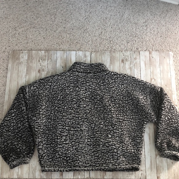 “Express” One Eleven, Black/grey Sherpa, cropped zip front jacket, junior sz L - Picture 5 of 11